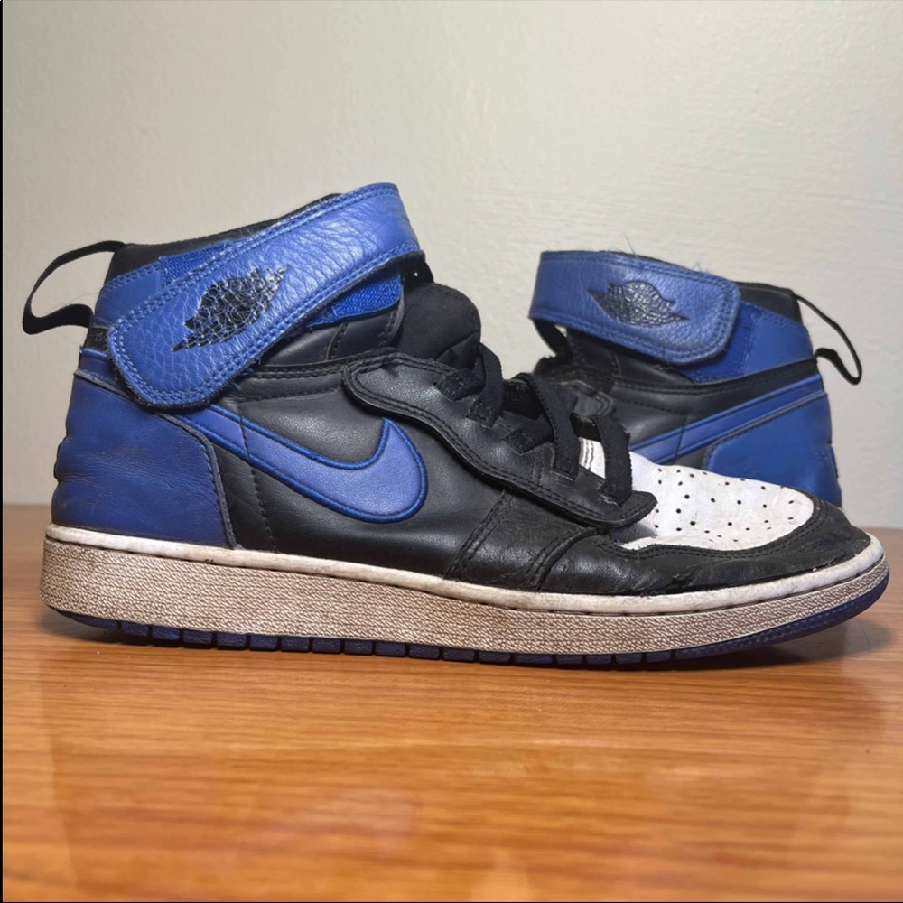 Jordan 1 FlyEase - Picture 1 of 9